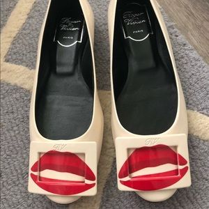 Roger Vivier White Gommette Patent Leather Flats